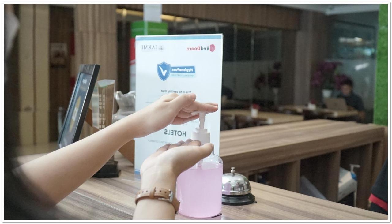 红多兹伊斯兰Plus酒店-近查德斯通购物中心 贝克西 外观 照片